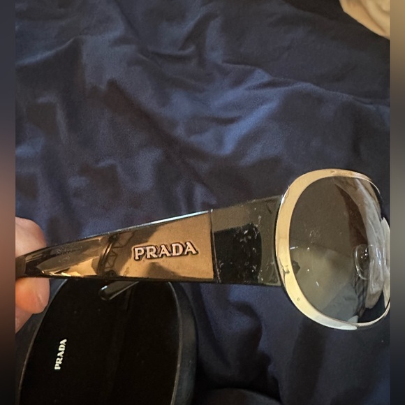 Prada vintage sunglasses - got it in early 2000’s - No call out. Unisex - Picture 2 of 7
